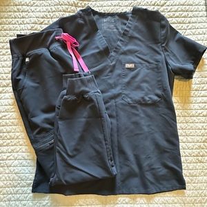 Figs matching scrub set, size M top, Petite M bottoms